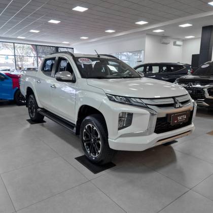 MITSUBISHI L200 TRITON 2.4 16V TURBO DIESEL SPORT HPE CD 4P 4X4 AUTOMÁTICO